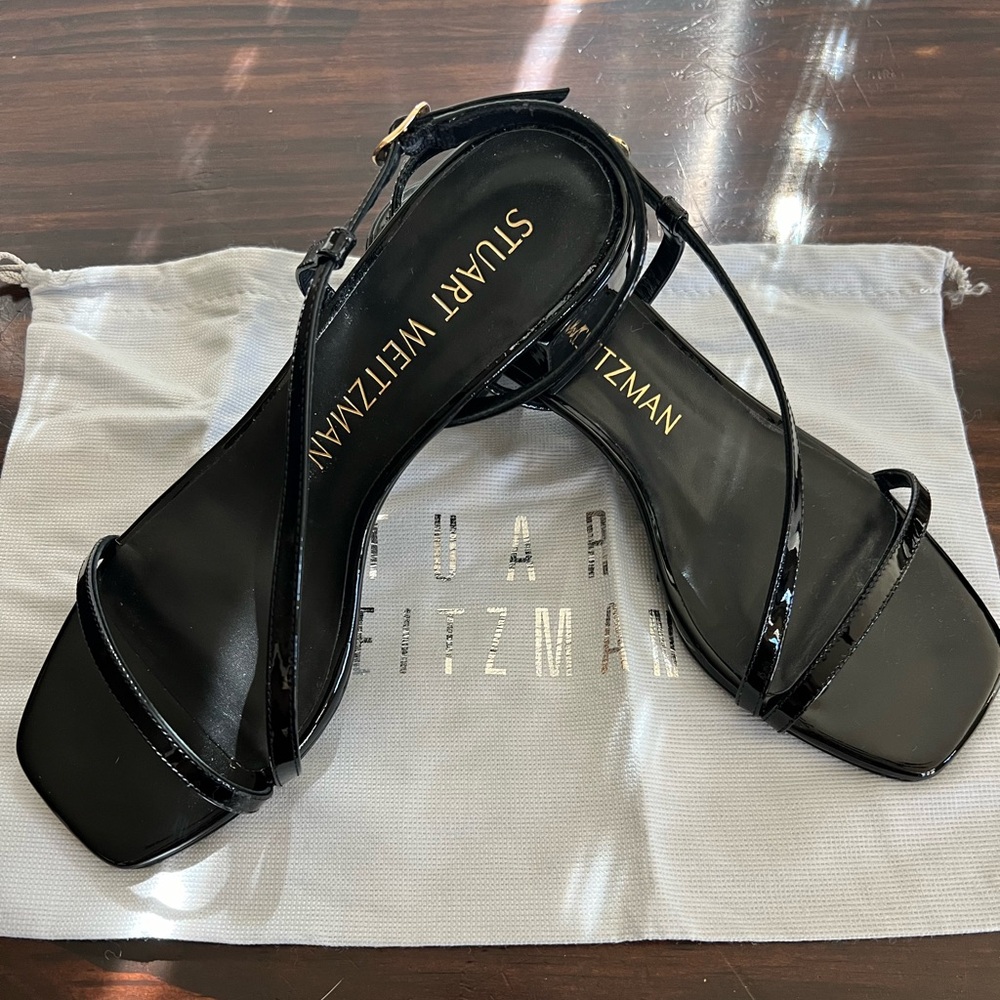 New W/Out tags-Stuart Weitzman Black patent sandal. Sz 9